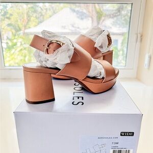 Aerosoles Camera Platform Sandal in Nude Leather